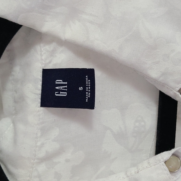 Gap Dress Shirt - Picture 2 of 6